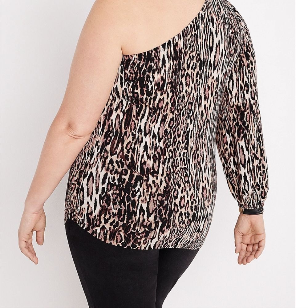Animal Print Top - Picture 3 of 5